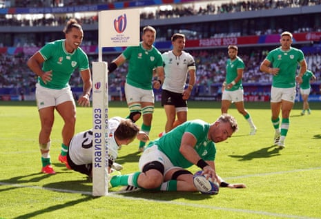 Ireland's Peter O’Mahony goes over against Romania for his second try of the game.