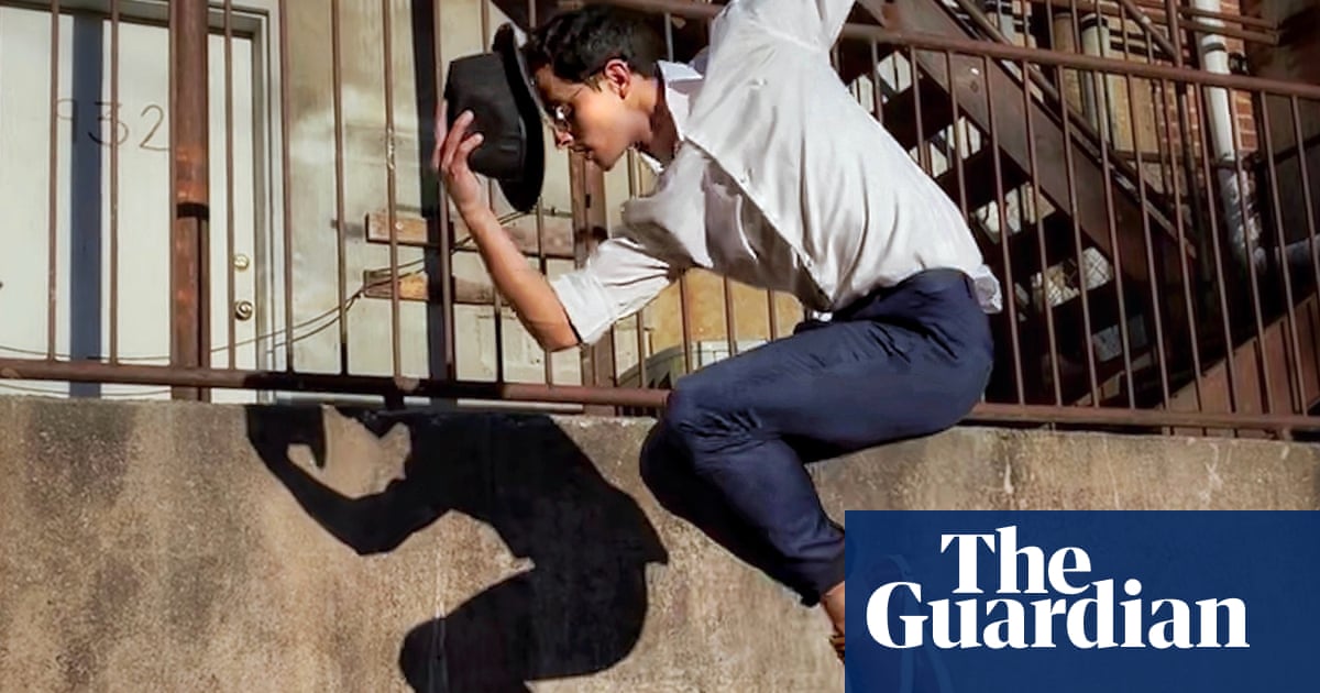 Фотографът за внасяне на нова гледна точка към щракащите танцьориГрейс