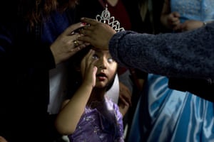 Mariela Flores is crowned Miss ‘Jacha Uru’ – the Great Day pageant for children with disabilities