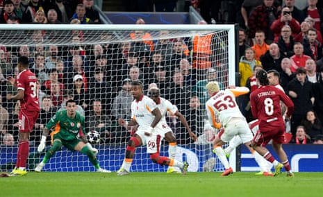 Dominik Szoboszlai scores!