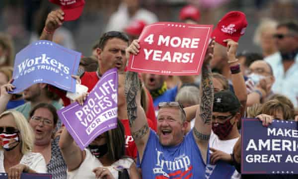 Crowds Cram In For Trump Rally In North Carolina With Few Masks Despite Rule As It Happened Us News The Guardian