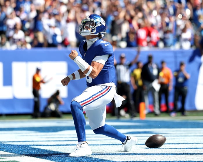 NFL roundup: Dart shines in first start as Giants shock Chargers; Bills remain perfect