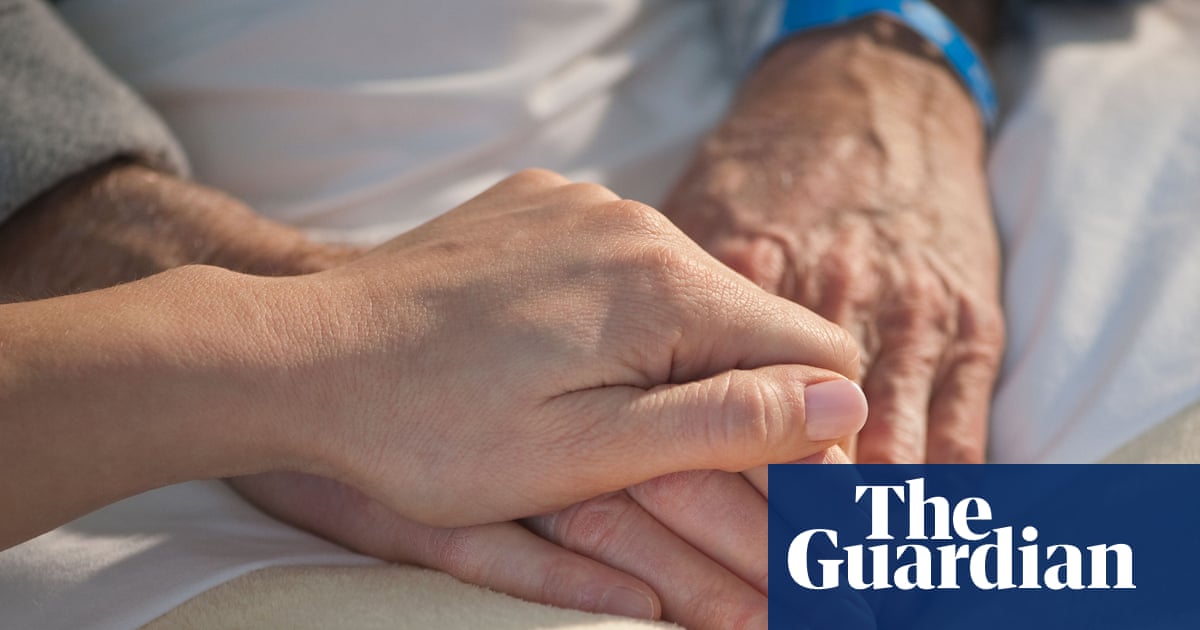 Elderly man with pneumonia waited nine hours on chair in Tasmanian emergency department