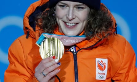 Ireen Wüst of the Netherlands receiving her gold medal in Pyeongchang.