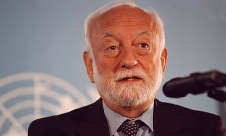 Francesc Vendrell, then UN special envoy to Afghanistan, at a press briefing in Bonn, Germany in 2001, during talks to discuss setting up a post-Taliban government in Afghanistan. 