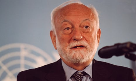 Francesc Vendrell, then UN special envoy to Afghanistan, at a press briefing in Bonn, Germany in 2001, during talks to discuss setting up a post-Taliban government in Afghanistan.