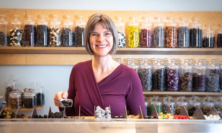 Ilse Böge in her liquorice store, Kadó