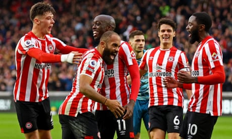 Southampton fans turn on Nathan Jones as Brentford cruise to victory