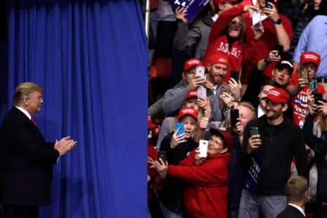 Donald Trump greets the crowd of supporters on 27 April 2019 in Green Bay, Wisconsin.