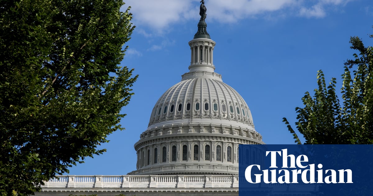 Democrats will struggle to keep control of Congress in midterms, expert says