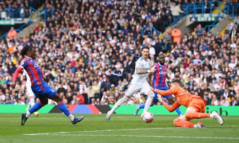 Eberechi Eze scores a fine third for Palace as Roy’s boys run riot in the second half.