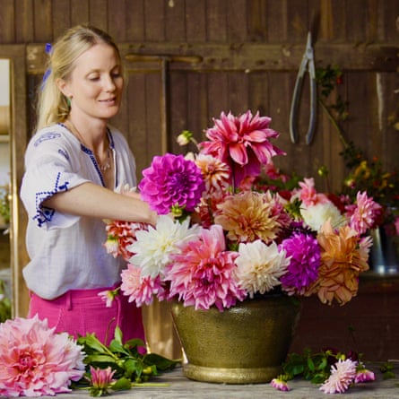 Willow Crossley introducing The Fundamentals of Floristry with Create Academy