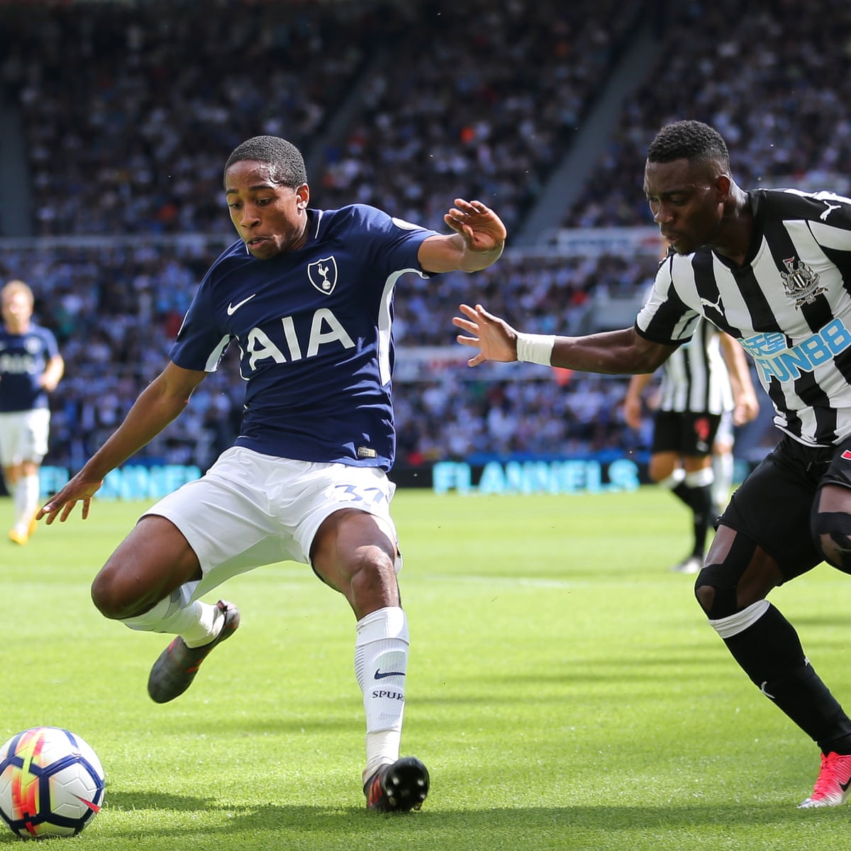 Kyle Walker Peters Steps Into Big Time At Tottenham With A Minimum Of Fuss Tottenham Hotspur The Guardian