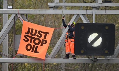 Just Stop Oil protest on the M25 in north London, 10 November 2022.