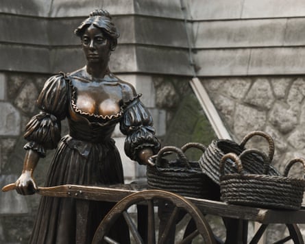 Dublin’s bronze statue of fictional fishmonger Molly Malone.