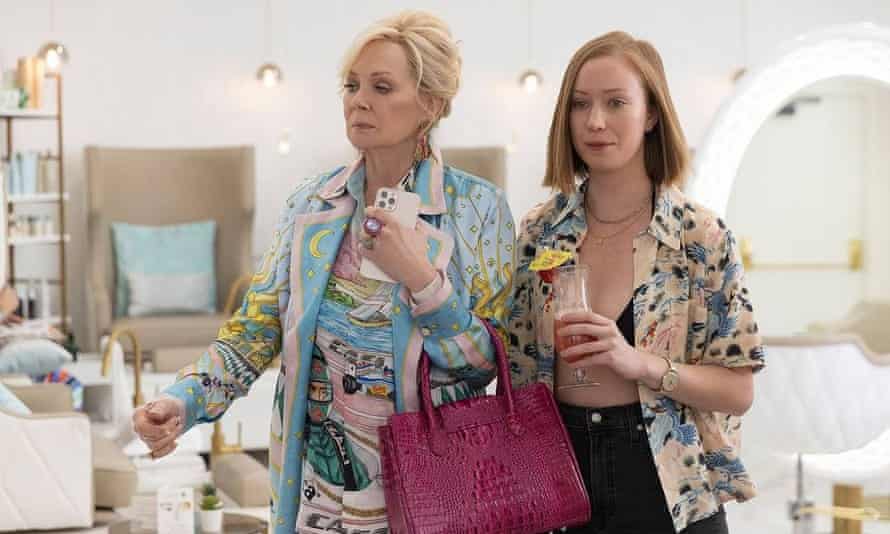 From left to right: Jean Smart and Hannah Eindbinder in Hacks.