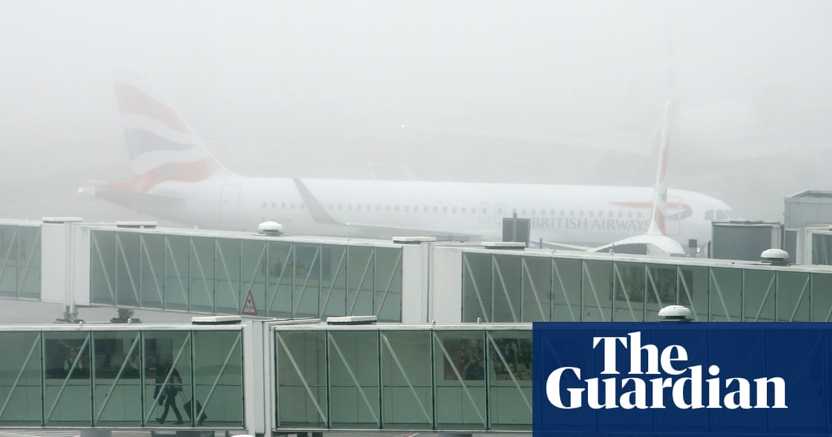 UK weather: Heathrow flights cancelled as freezing fog causes travel disruption