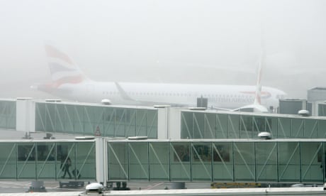 UK weather: Heathrow flights cancelled as freezing fog causes travel disruption