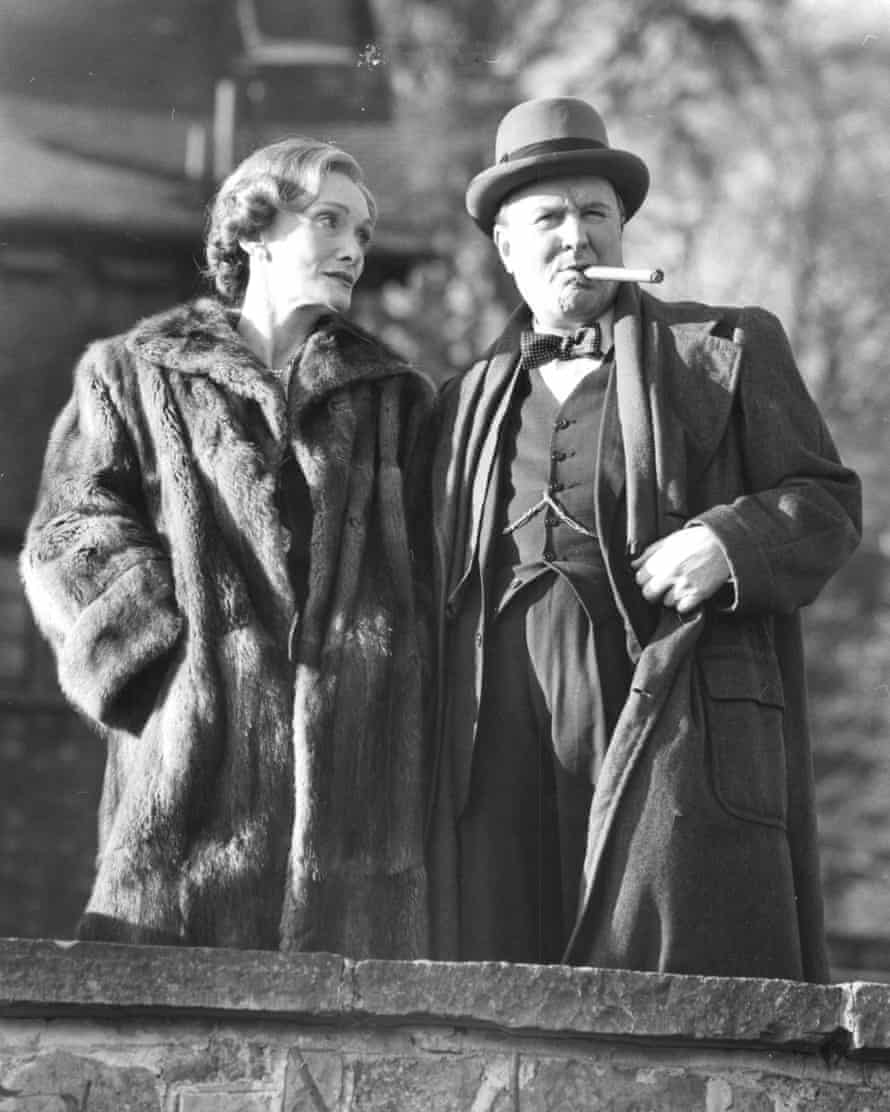 Hardy with Sian Phillips in Winston Churchill: The Wilderness Years.