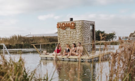 Slomo Floating Sauna has recently opened on the Isle of Wight