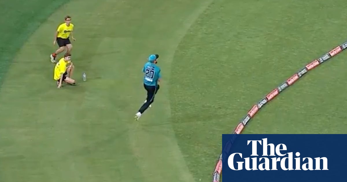 Hazlewood leads attack of rule allowing juggled BBL catch outside the boundary