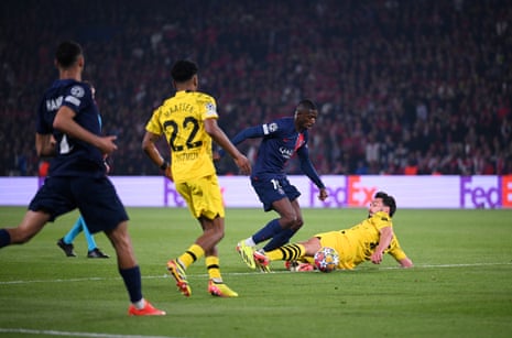 Dembele is fouled by Hummels.