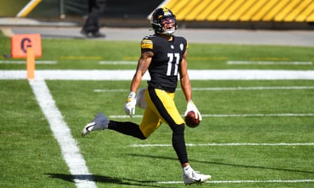 Chase Claypool celebrates one of his four touchdowns on Sunday