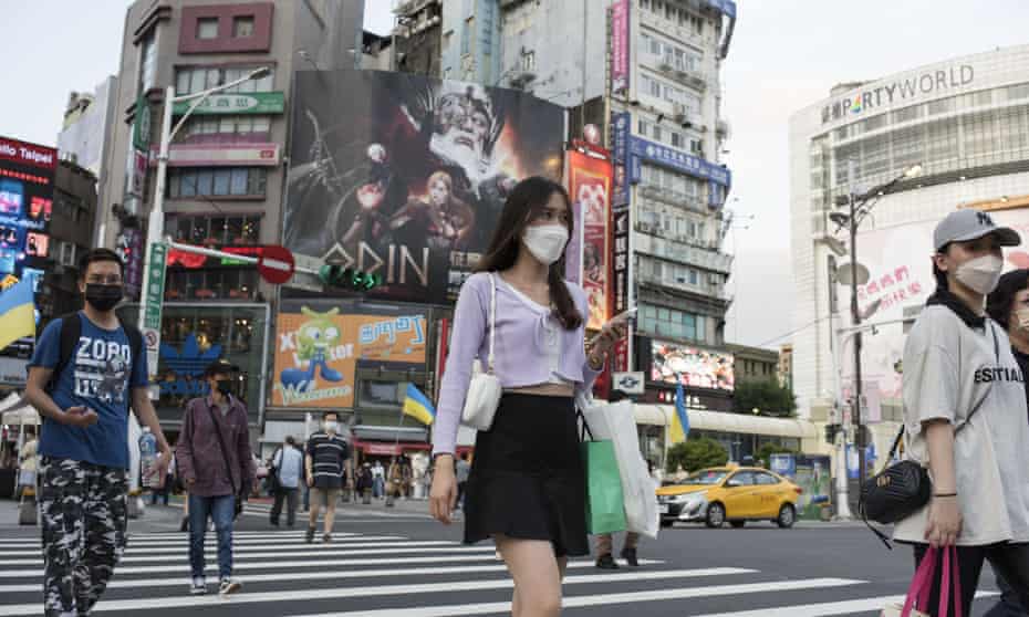 Once a zero-Covid poster child, Taiwan learns to live with the virus – The Guardian Once a zero-Covid poster child, Taiwan learns to live with the virus – The Guardian