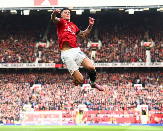 Benjamin Sesko marca o segundo gol do Manchester United contra o Sunderland
