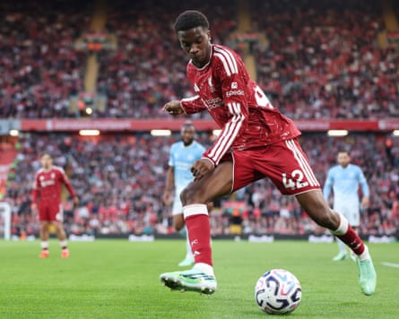 LiverpoolâÂÂs Trey Nyoni controls the ball