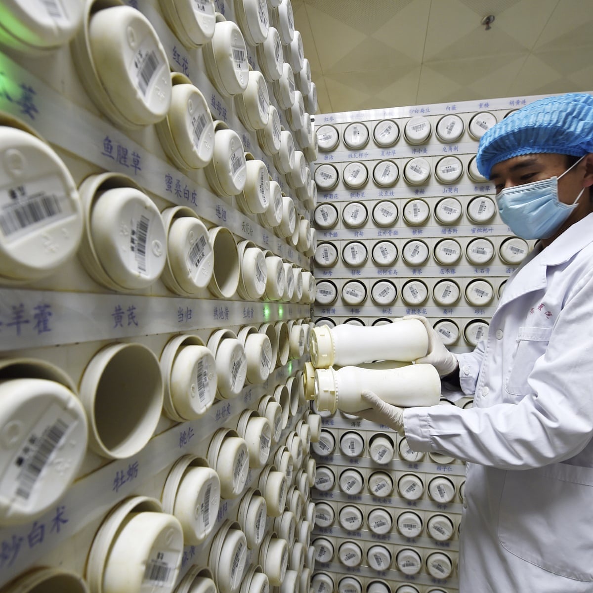 Doctors look to HIV and Ebola drugs for coronavirus cure | Science | The Guardian