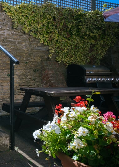 The garden at the Faulkland Inn.