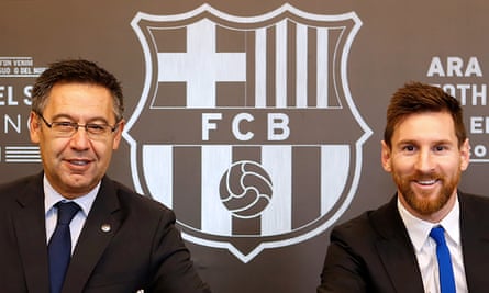Bartomeu and Messi in a more harmonious mood when the player signed a contract extension in 2017