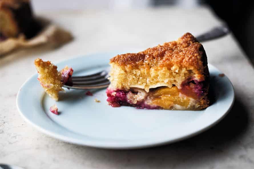 Hazelnut, peach and raspberry cake.