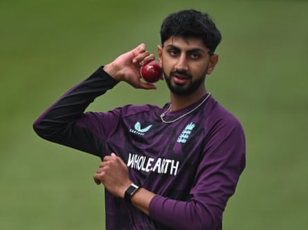 Shoaib Bashir in training at the MCG