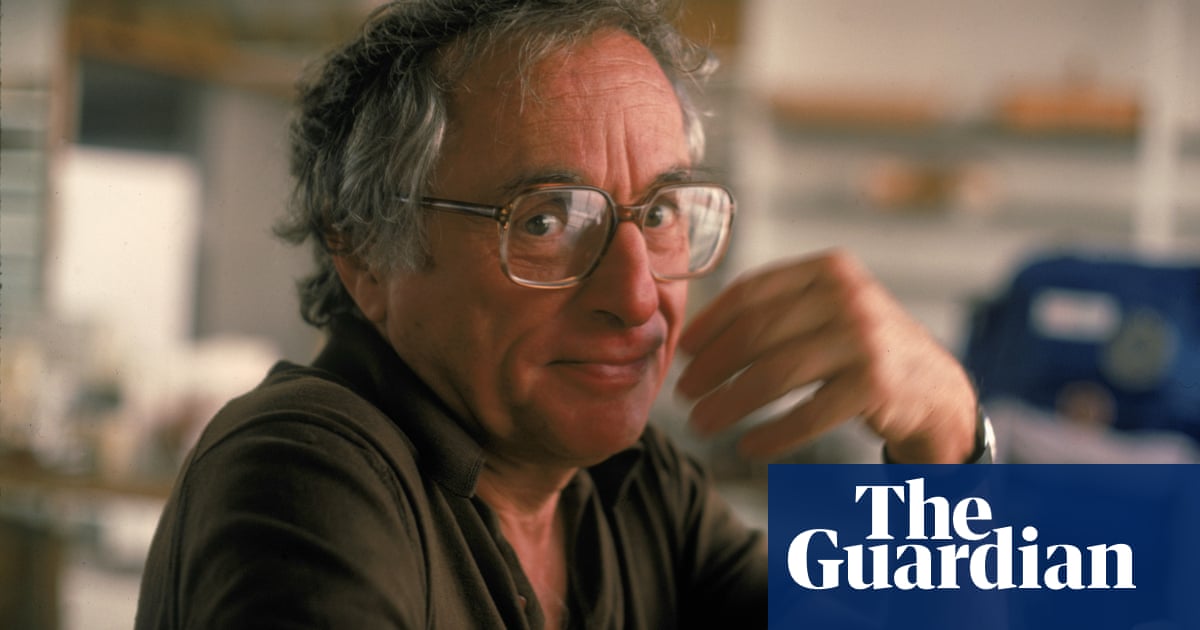 Walter Bernstein: blacklisted Hollywood screenwriter dies at 101