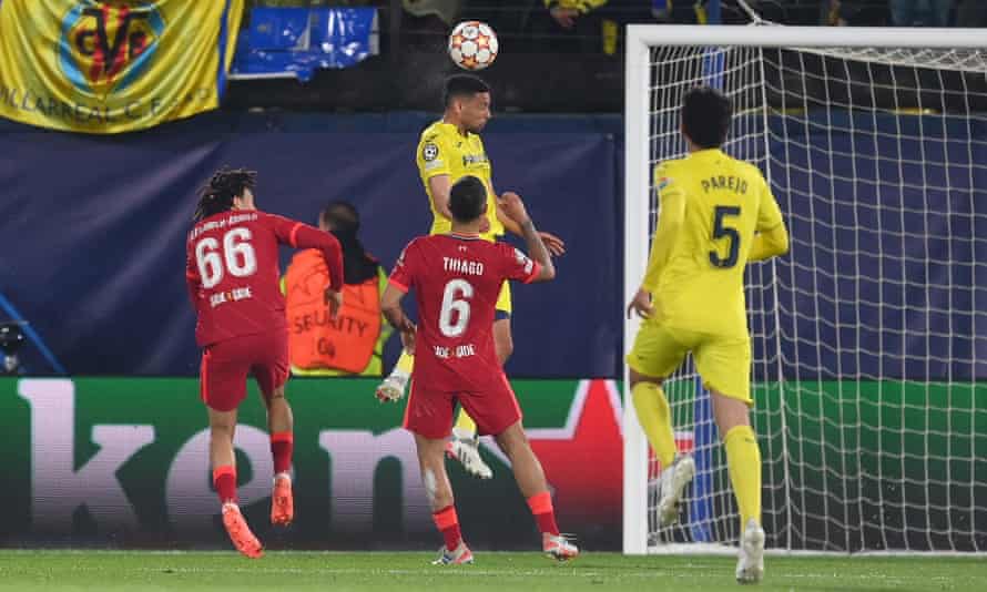 Francis Coquelin rises to head home the second Villarreal goal.