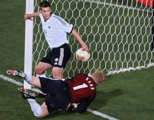 Torsten Frings saves Germany on the line