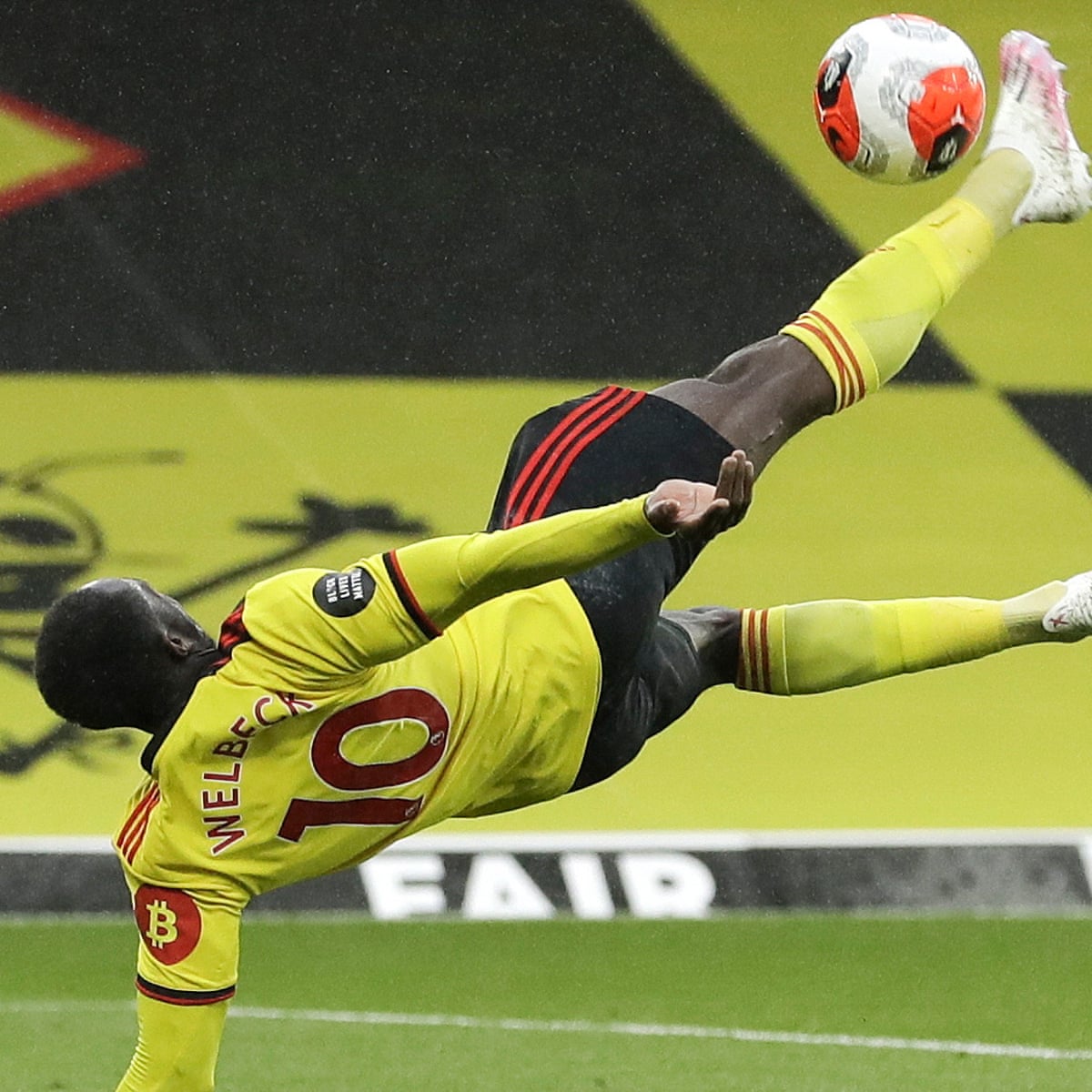 Danny Welbeck Bicycle Kick Seals Watford Fightback Against Norwich Football The Guardian