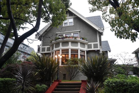Euclid Manor is a 6,200 sq ft co-living house with eight roommates in Oakland, California.
