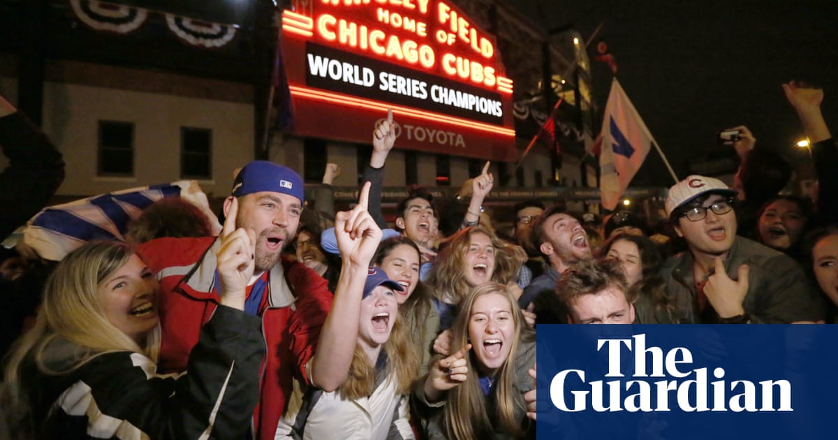 female chicago cubs fans
