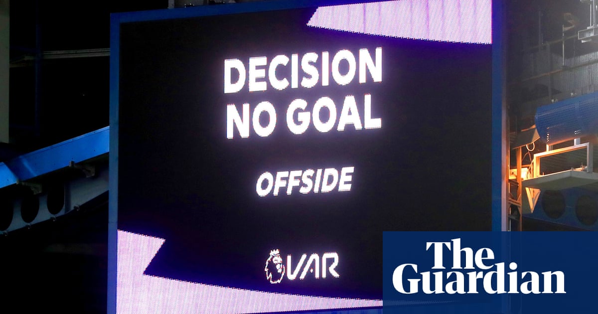 Arsène Wenger uses Fifa role to propose new offside law amid marginal VAR calls