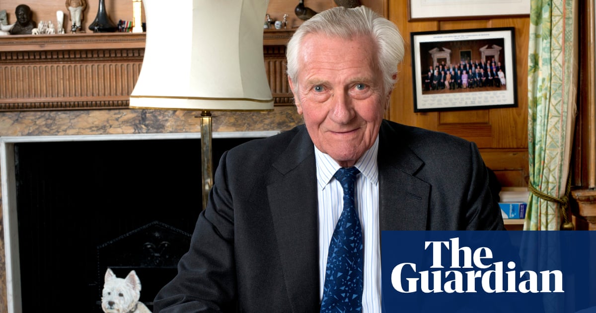 Heseltine: imposing no-deal Brexit 'intolerable' attack on democracy