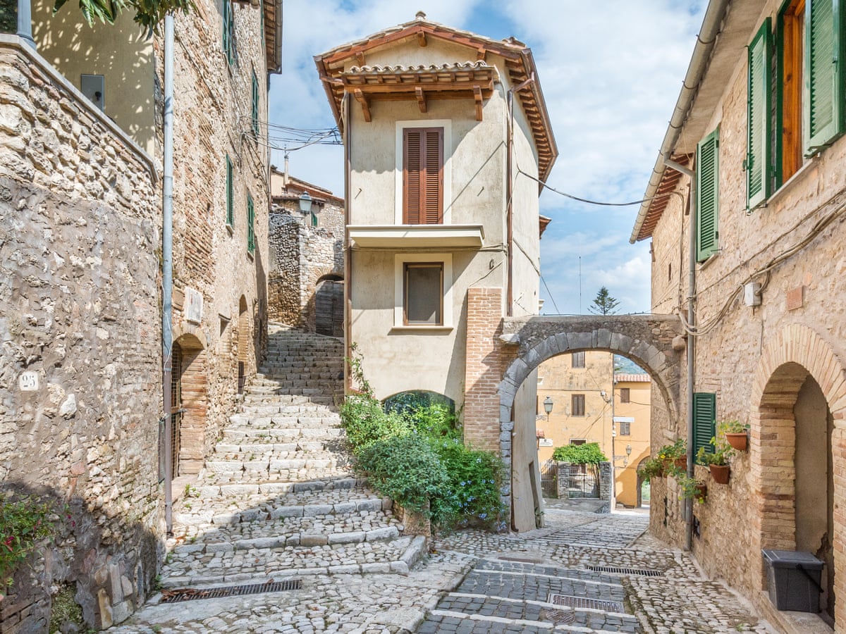 Trekking The Sabine Hills In Praise Of Italy Summer And Freedom Travel The Guardian