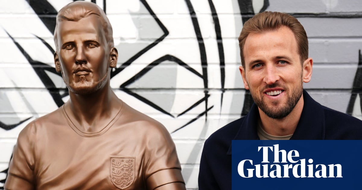 „Stoff aus Albträumen“-Statue von Harry Kane nach fünfjähriger Lagerung ...