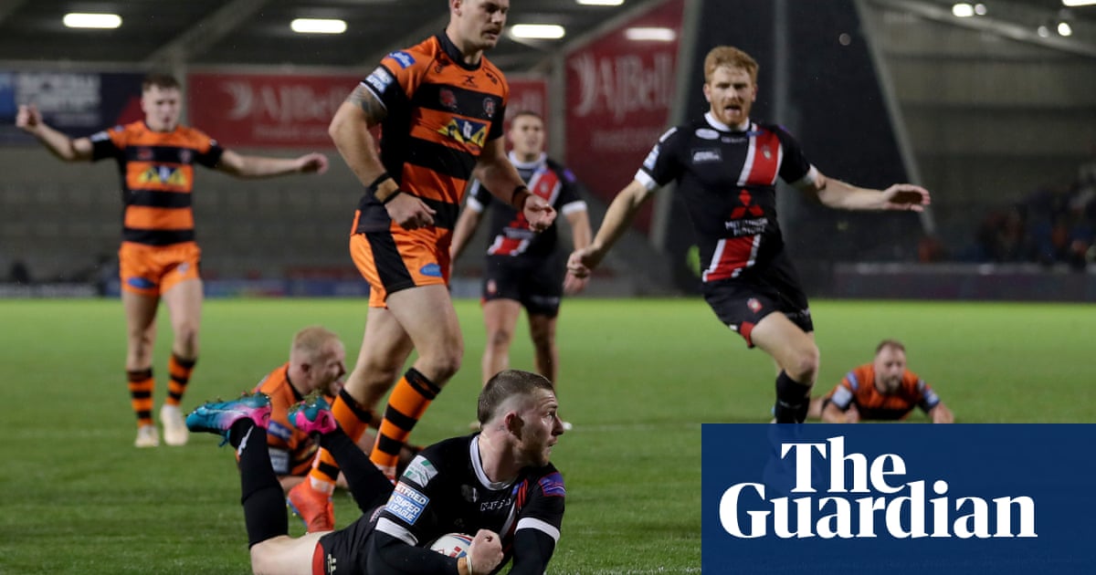 Salford stand on verge of maiden Grand Final after beating Castleford