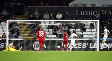 Igor Jesus taps in his and Nottingham Forest’s second goal.