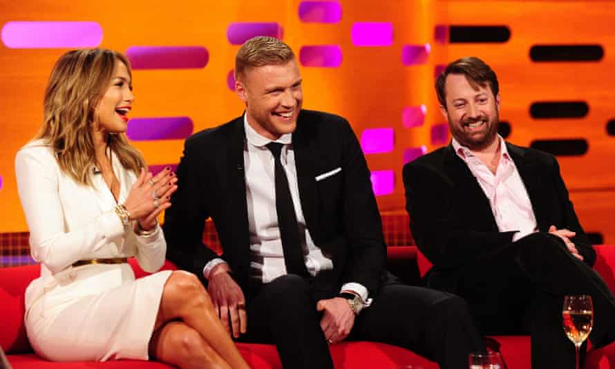Andrew Flintoff sitting between Jennifer Lopez and David Mitchell at The Graham Norton Show in 2013