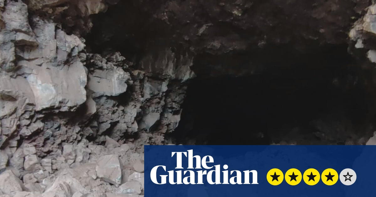 Ανασκόπηση φυλής – συναρπαστική, ανησυχητική αναζήτηση για μια χαμένη αίρεση στα βουνά της Καλιφόρνια