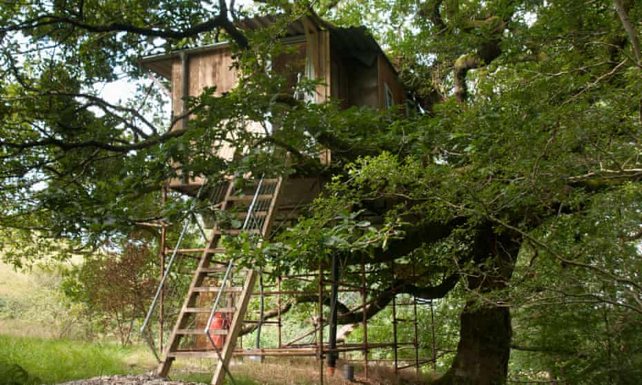 Beudy Banc treehouse in Wales.